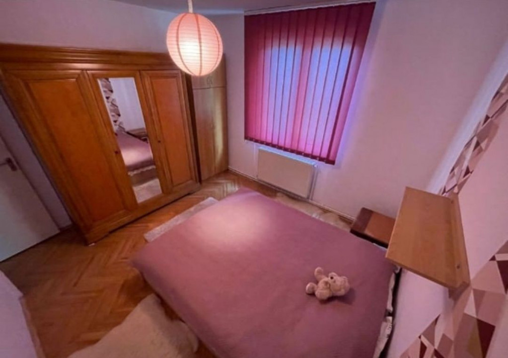 De inchiriat apartament 3camere Dambu