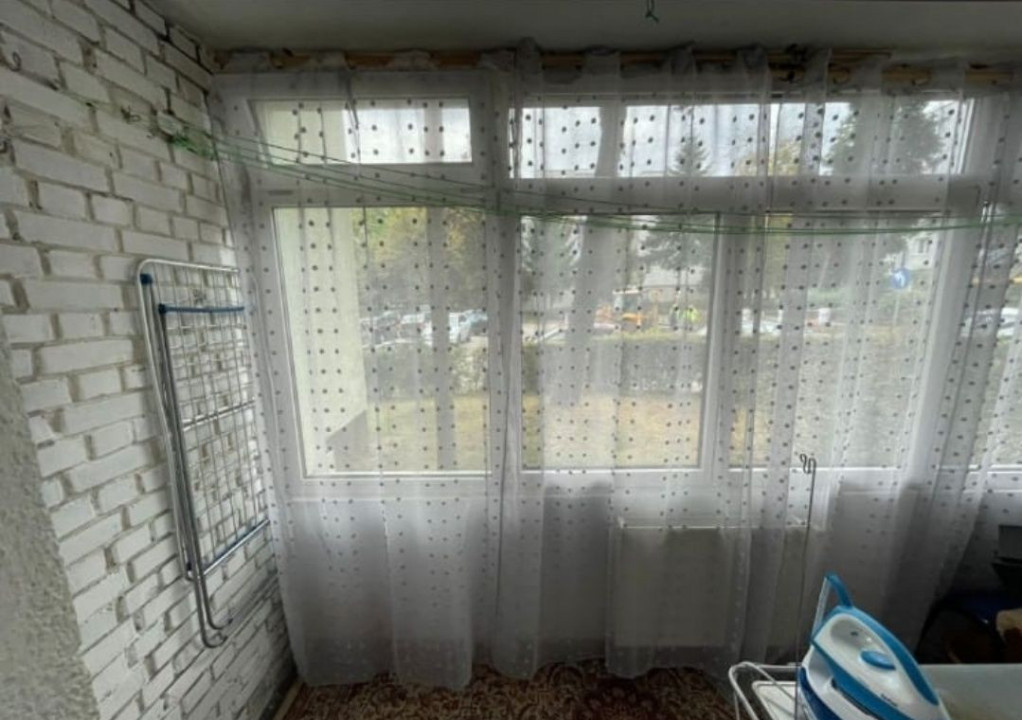 De inchiriat apartament 3camere Dambu