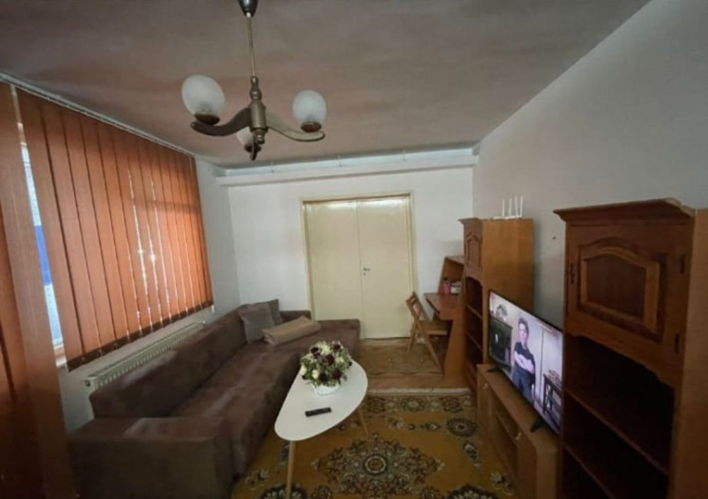 De inchiriat apartament 3camere Dambu