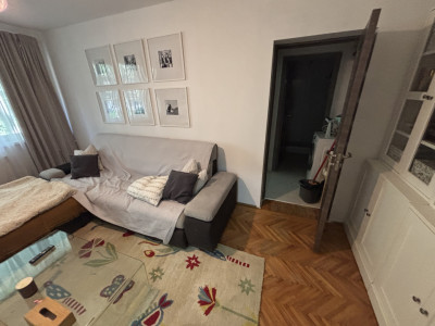De vânzare apartament 2 camere Aleea Carpati