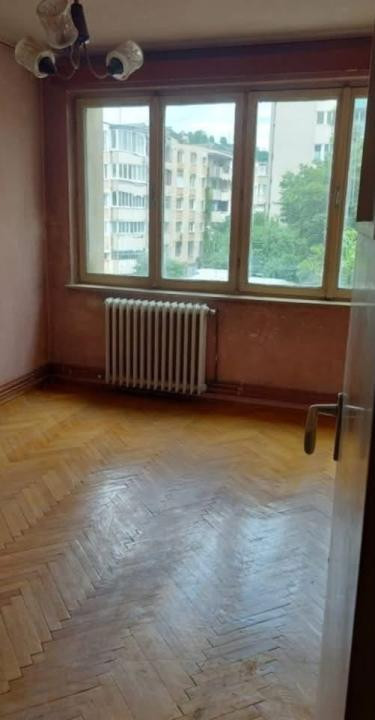 De vanzare apartament 2 camere zona Dacia [ Farcas Dumitrita - 0750407511 ]