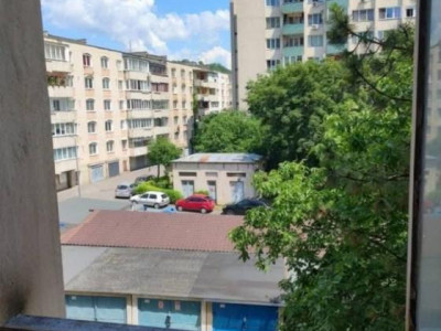 De vanzare apartament 2 camere zona Dacia [ Farcas Dumitrita - 0750407511 ]
