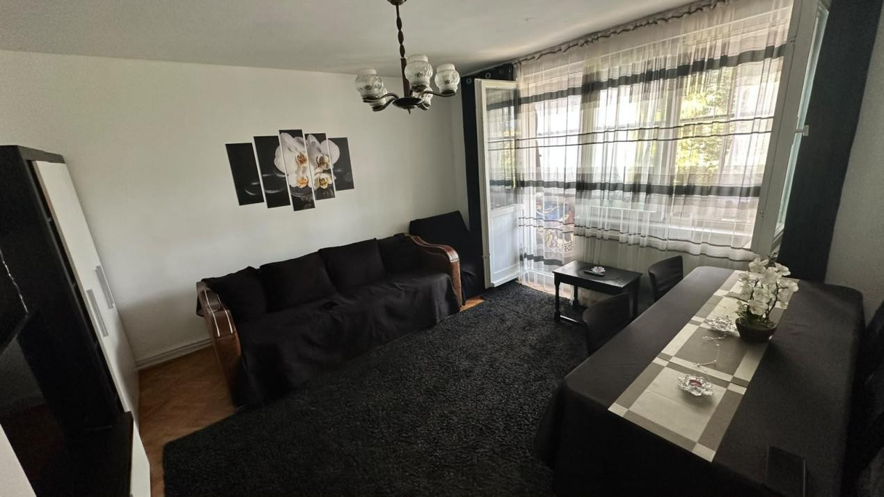 De vanzare apartament cu 3 camere zona Dacia [ Farcas Dumitrita - 0750407511]