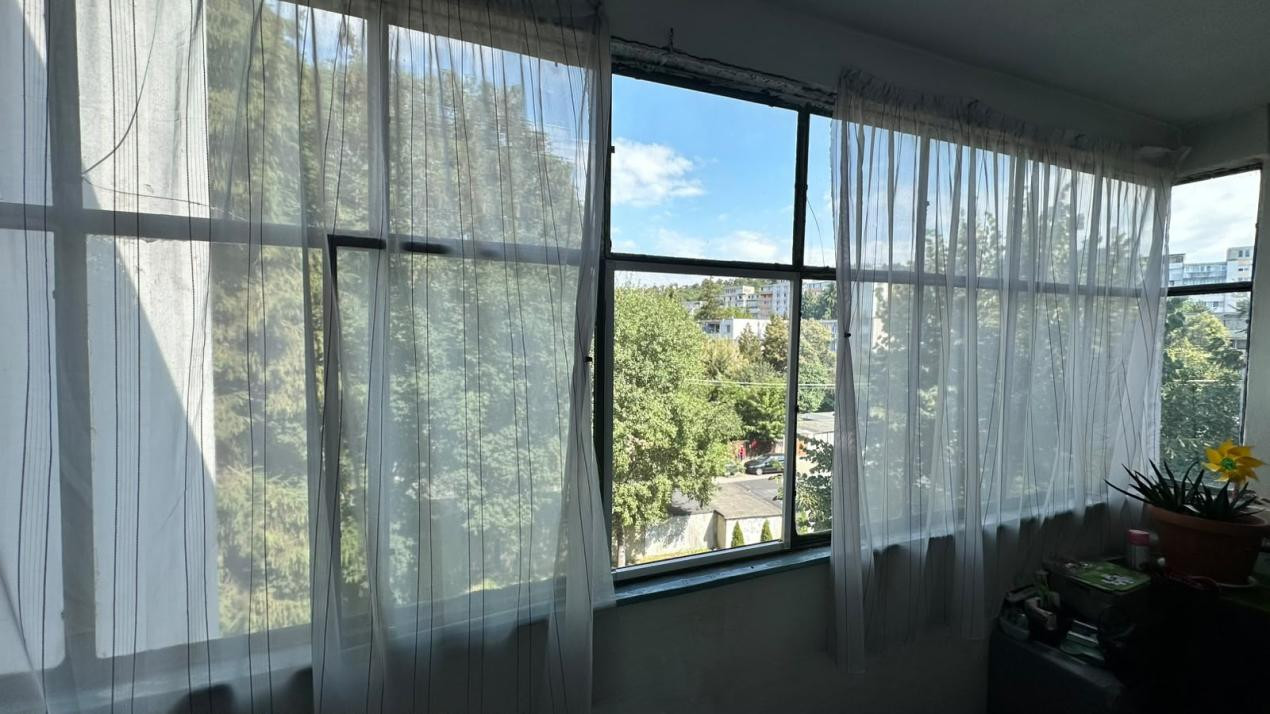 De vanzare apartament cu 3 camere zona Dacia [ Farcas Dumitrita - 0750407511]