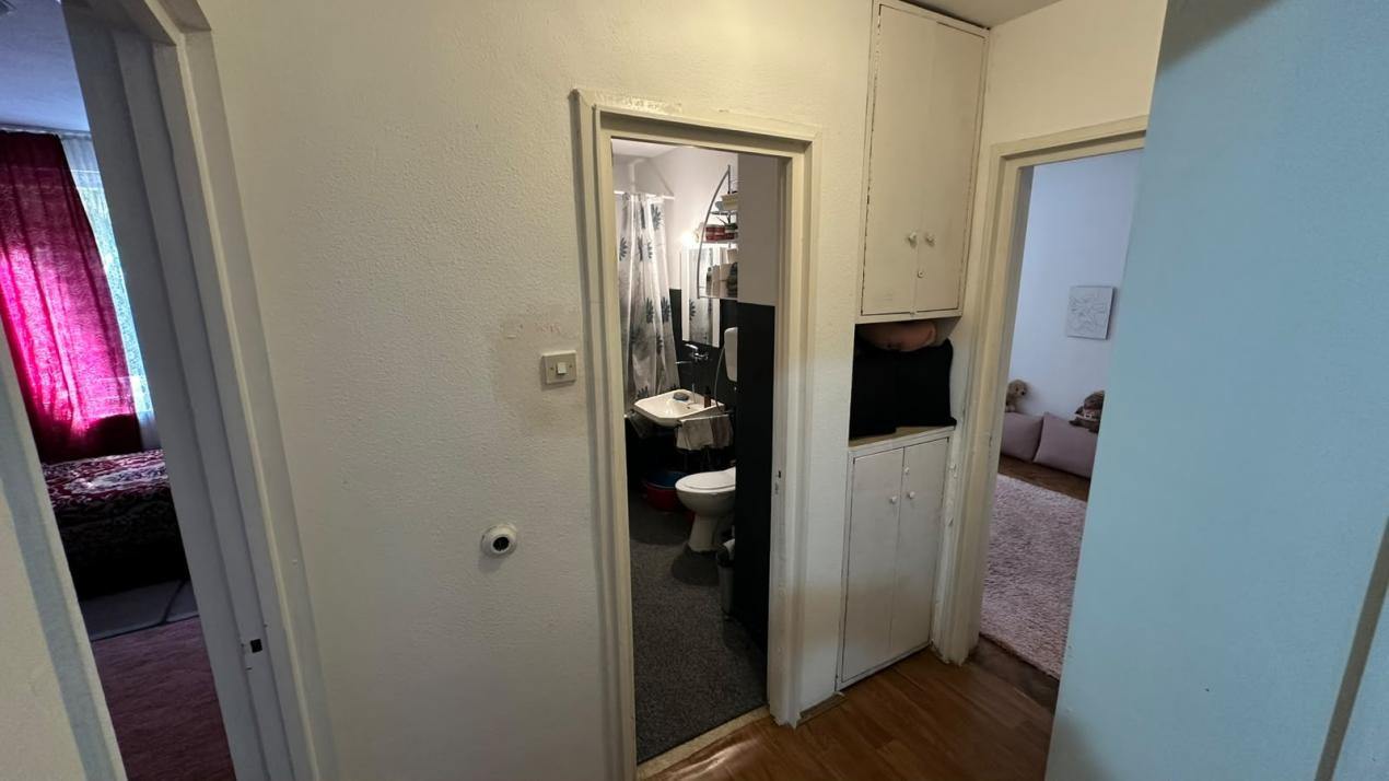 De vanzare apartament cu 3 camere zona Dacia [ Farcas Dumitrita - 0750407511]
