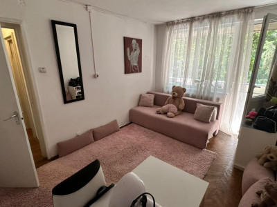 De vanzare apartament cu 3 camere zona Dacia [ Farcas Dumitrita - 0750407511]