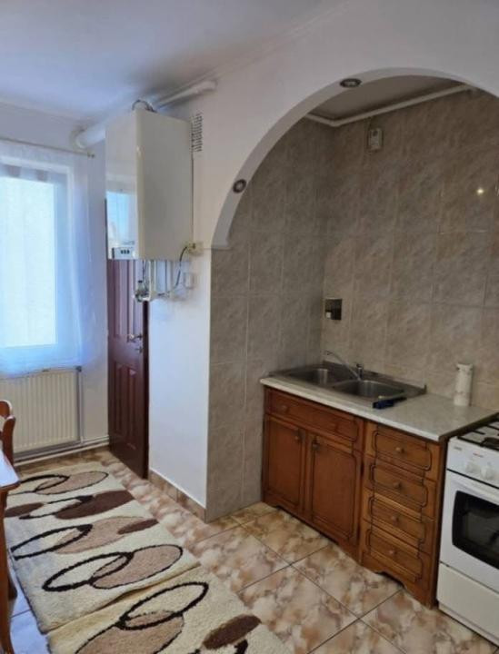 De inchiriat apartament cu 3 camere Bul. Pandurilor[Farcas Dumitrita-0750407511]