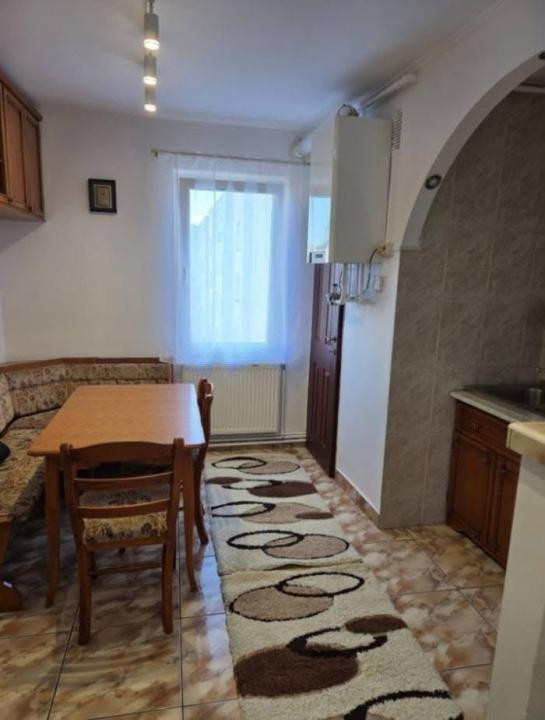 De inchiriat apartament cu 3 camere Bul. Pandurilor[Farcas Dumitrita-0750407511]