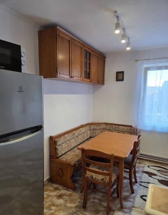 De inchiriat apartament cu 3 camere Bul. Pandurilor[Farcas Dumitrita-0750407511]