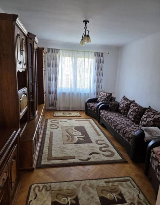 De inchiriat apartament cu 3 camere Bul. Pandurilor[Farcas Dumitrita-0750407511]