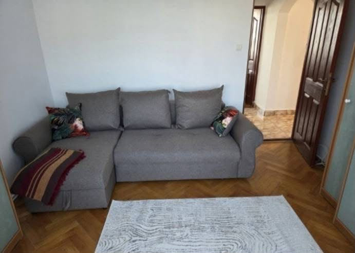De inchiriat apartament cu 3 camere Bul. Pandurilor[Farcas Dumitrita-0750407511]