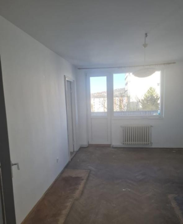 De vanzare apartament cu 2 camere Dambu Petros [Farcas Dumitrita - 0750407511]