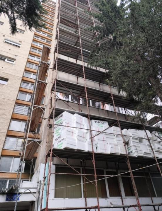 De vanzare apartament cu 2 camere Dambu Petros [Farcas Dumitrita - 0750407511]