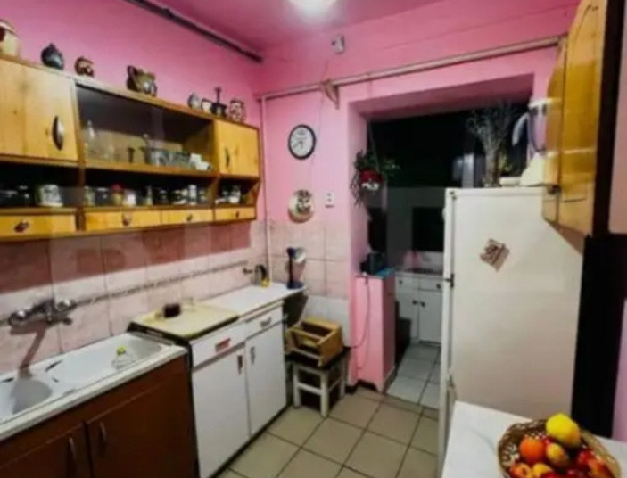 Apartament 2 camere, etaj 4/4 Mureseni ( Vass Kinga-0750259209)