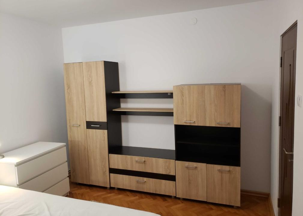 De închiriat: Apartament 2 camere – Zona UMF /Spitalul Județean (Str. Argeșului)