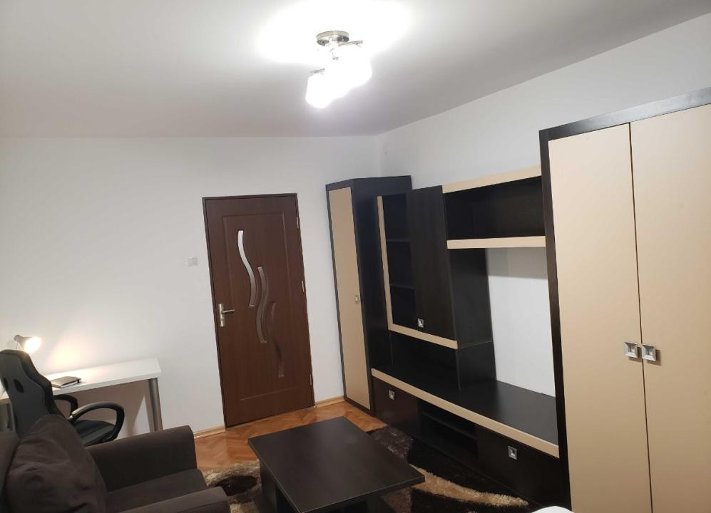 De închiriat: Apartament 2 camere – Zona UMF /Spitalul Județean (Str. Argeșului)