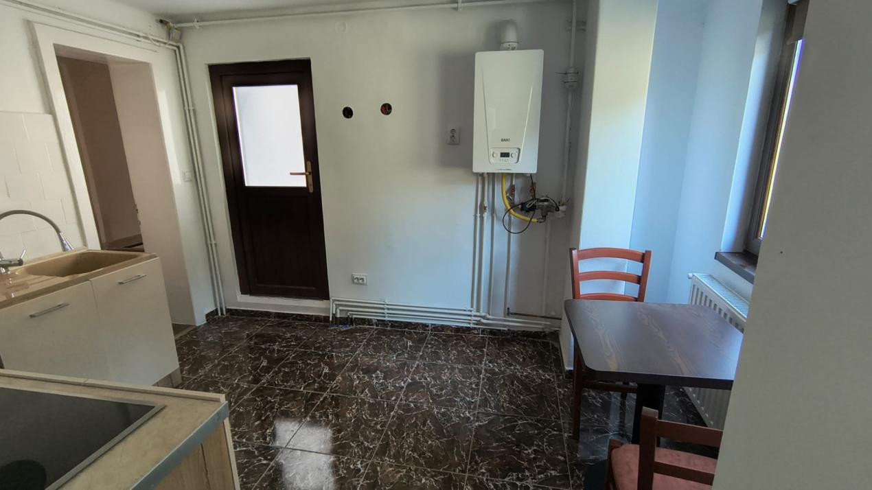 Închiriere apartament la casă  ( 470 € negociabil )– 2 minute de UMFST!