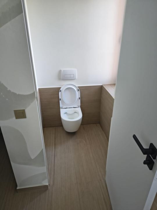De Inchiriat casa / clinica zona Platoul Cornesti 
