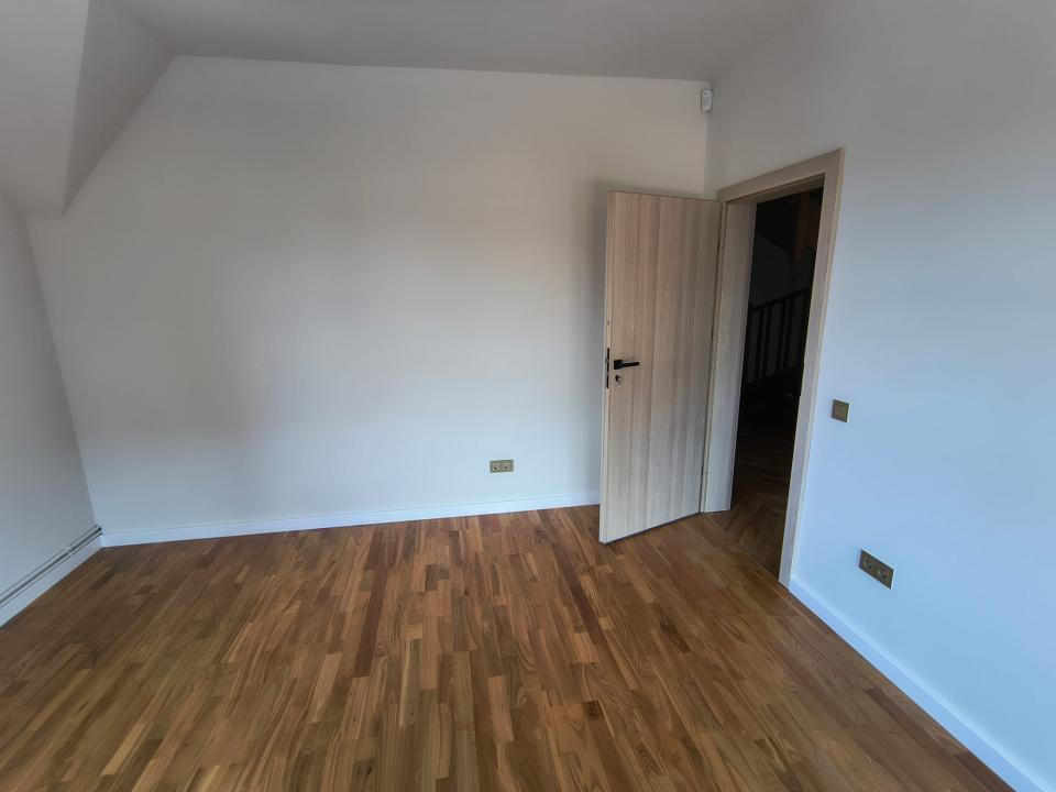 De Inchiriat casa / clinica zona Platoul Cornesti 