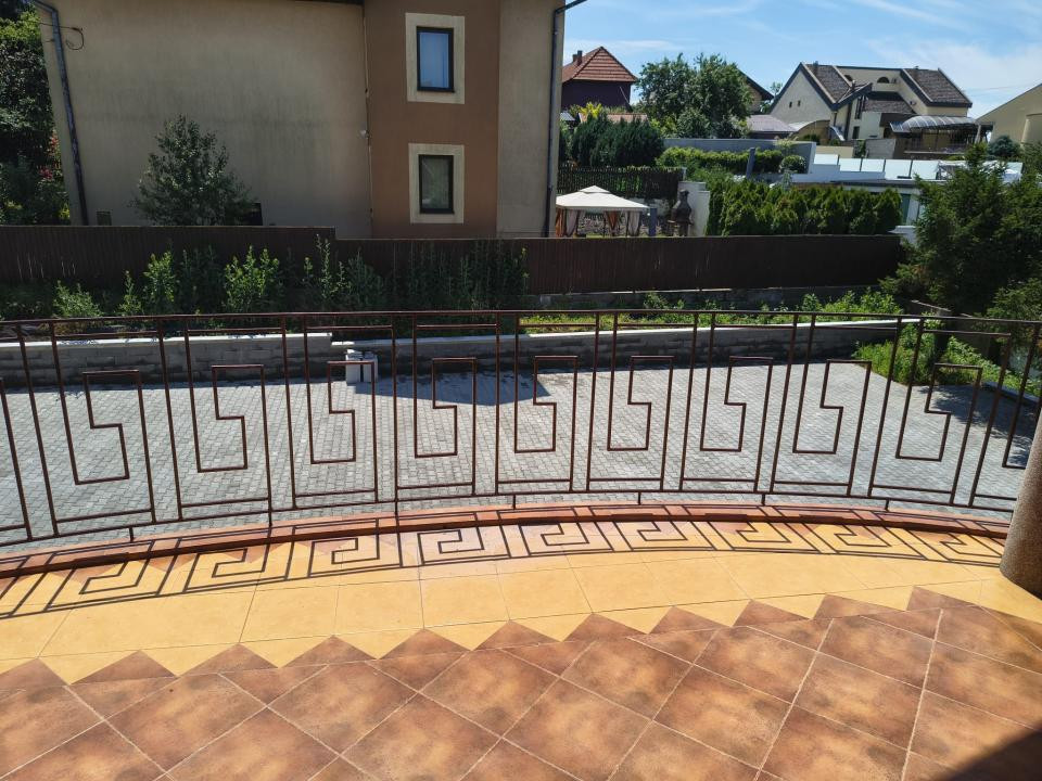 De Inchiriat casa / clinica zona Platoul Cornesti 