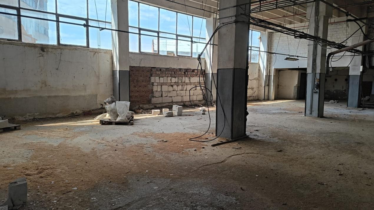 De Inchiriat spat comerciale pe platforma veche Mobex 