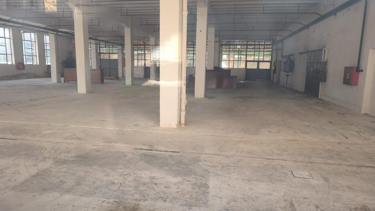 De Inchiriat spat comerciale pe platforma veche Mobex 