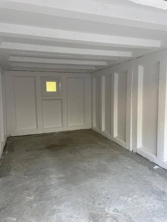 GARAJ DE INCHIRIAT ZONA CORNISA 