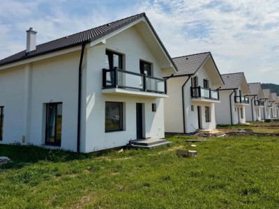 Casa de vanzare- Sangiorgiu De Mures ( Melisa-0750407511)