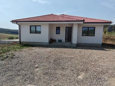 Casa zona Livezeni semifinisată 