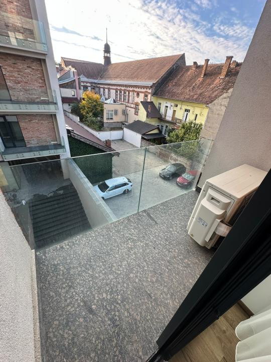 APARTAMENT 3 CAMERE ( MELISA 0750407511)