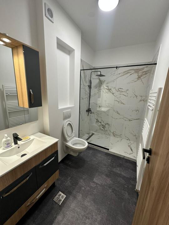 APARTAMENT 3 CAMERE ( MELISA 0750407511)
