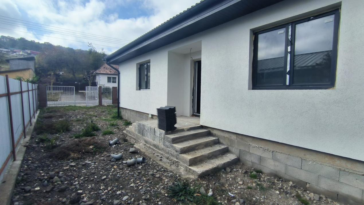 Casă individuală nouă de vânzare – Strada Remetea ​Preț: 129.000 € Locație: Stra