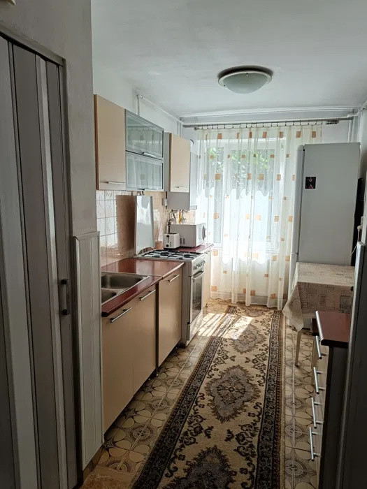 De închiriat apartament 2 camere, zona Dacia [Gyerko Zita - 0750259209]