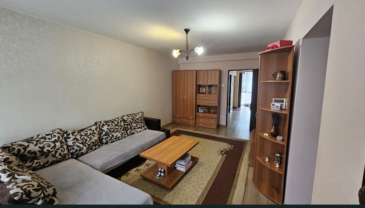 APARTAMENT 3 CAMERE DE INCHIRIAT ( MELISA 0750407511)