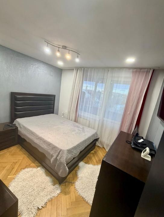  Apartament cu 3 camere și 2 băi,zona centrala(Bianca Boanta | 0750203100)