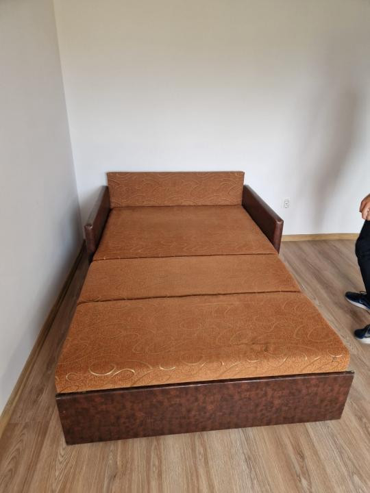 Garsoniera renovata etaj 4 