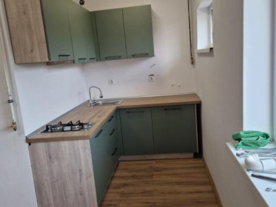 Garsoniera renovata etaj 4 