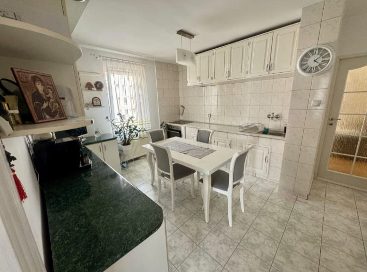 Apartament de vanzare Unirii-3 camere ( MELISA 0750407511)
