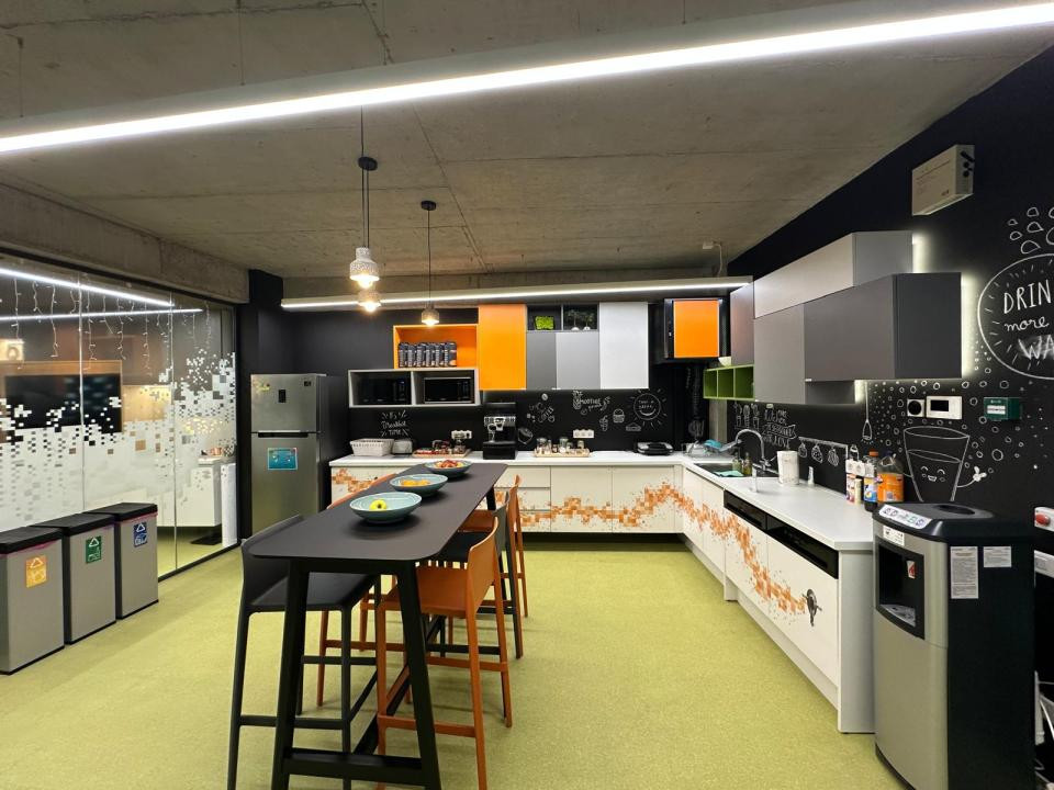 2 Birouri de inchiriat (0750407511-Melisa)