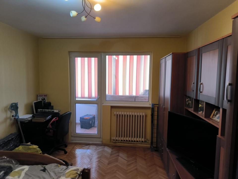 Apartament 3 camere Dambu 