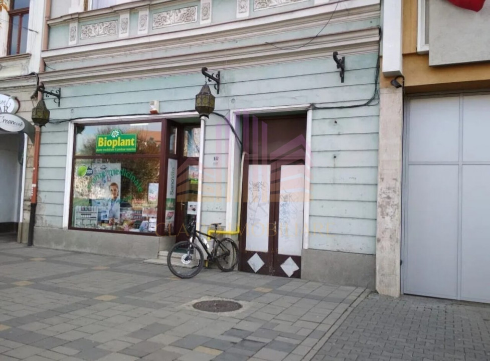 De inchiriat apartament in centru 