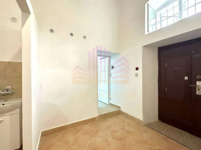 De inchiriat apartament in centru 