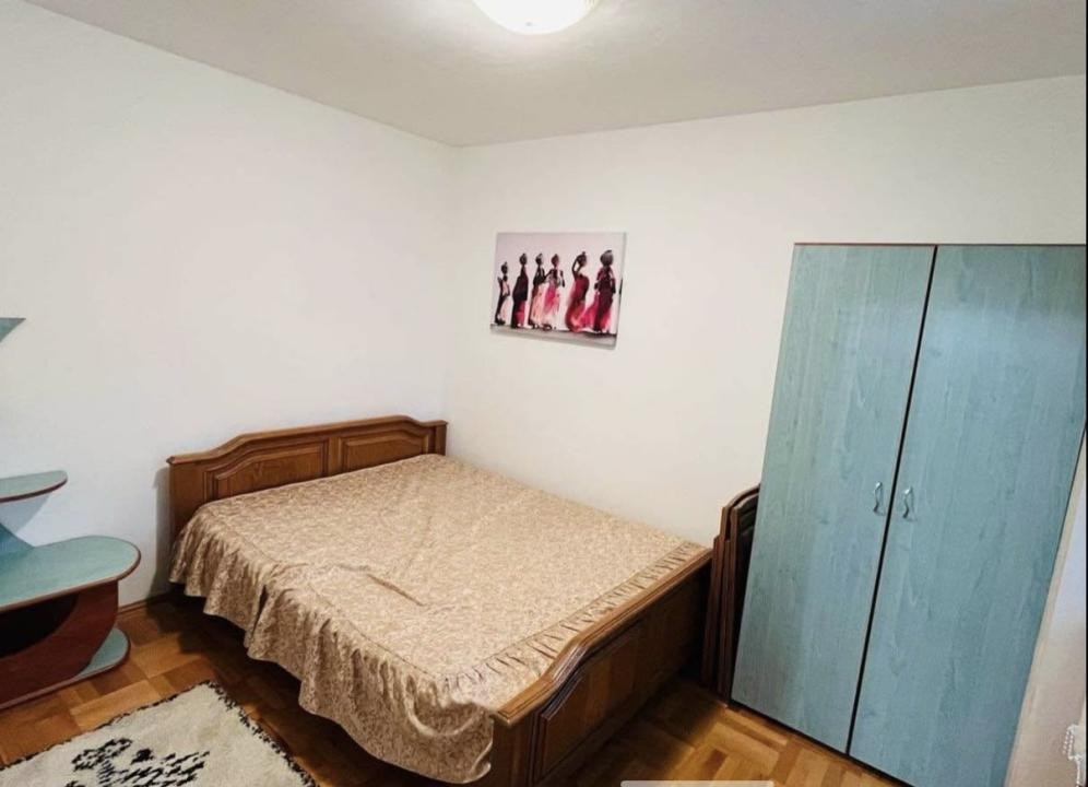  APARTAMENT CU 2 CAMERE, 7 Noiembrie.(Bianca-0750203100)