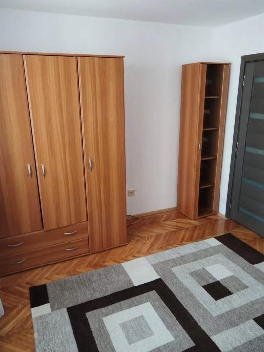 APARTAMENT CU 3 CAMERE | STRADA GHEORGHE DOJA ( BIANCA- 0750203100)