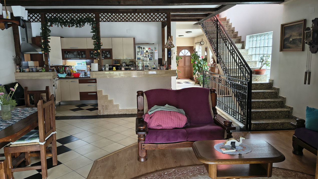 De vanzare casa in zona Dambu Pietros