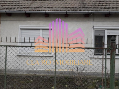 De vanzare casa curte comuna zona Rovinar