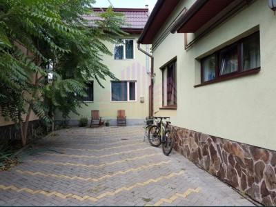 De vanzare casa zona Platoul Cornesti 