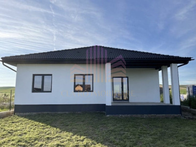 De vanzare casa semifinisata strada fagului Nazna, Mures