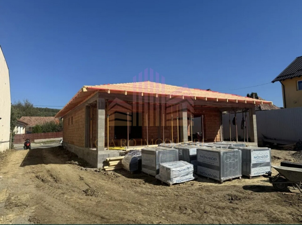 De vanzare casa cu 3 camere in Corunca 