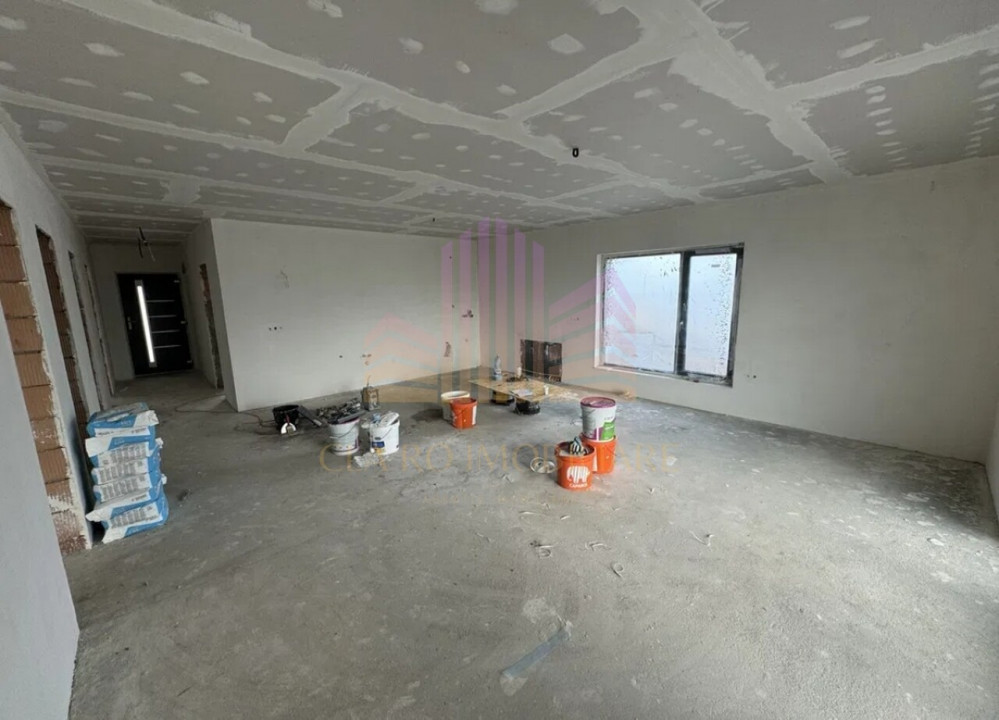 De vanzare casa cu 3 camere in Corunca 